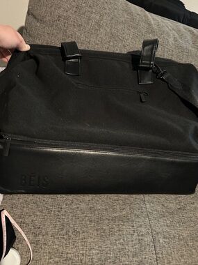 BEIS The Weekender in Black
